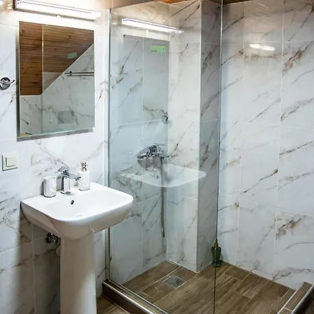 Ango Secont Floor Apartment *